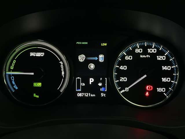 MITSUBISHI OUTLANDER PHEV 2017 Image 31