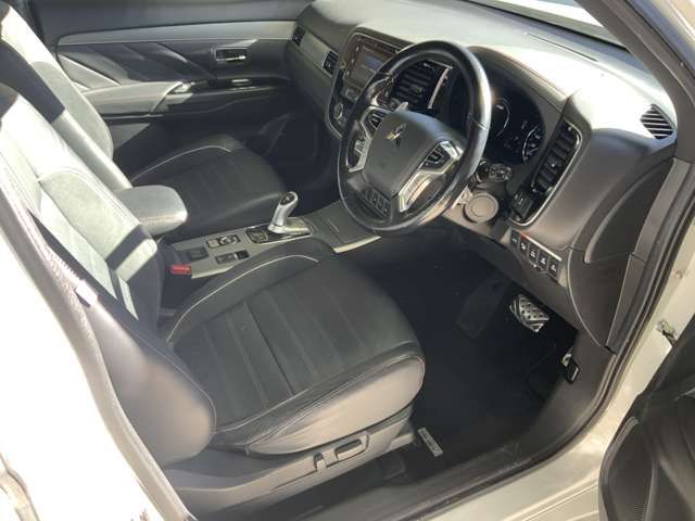 MITSUBISHI OUTLANDER PHEV 2017 Image 31