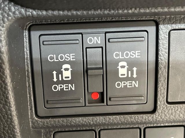 HONDA STEPWAGON E:HEV SPAD 2022 Image 31