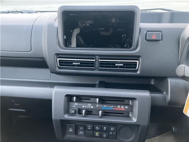 DAIHATSU HIJET TRUCK 4WD 2024 Image 31