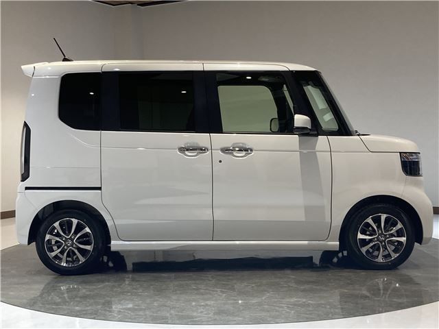 HONDA N BOX 2024 Image 31