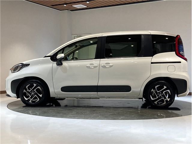 TOYOTA SIENTA HYBRID 2023 Image 31