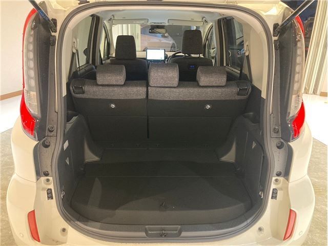 TOYOTA SIENTA HYBRID 2023 Image 31