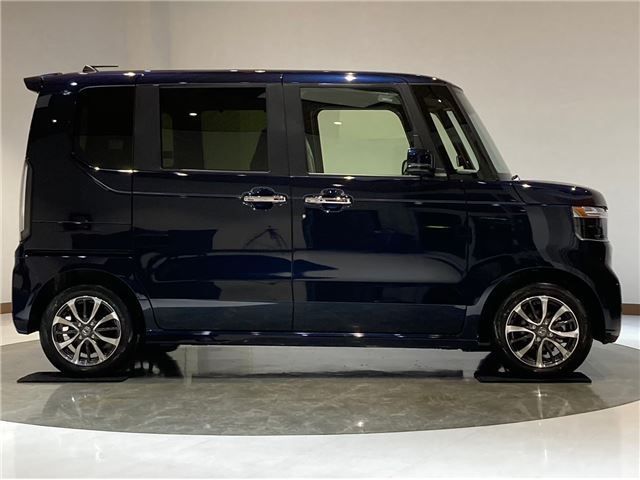 HONDA N BOX CUSTOM 2023 Image 31