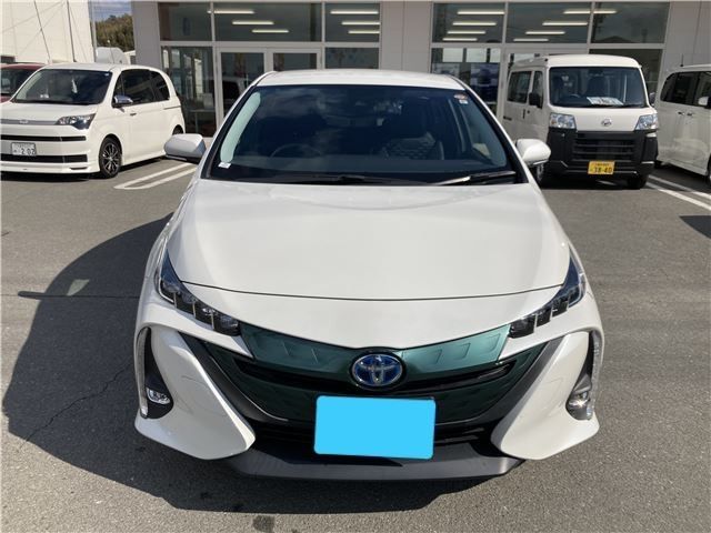 TOYOTA PRIUS PHV 2017 Image 31