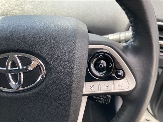 TOYOTA PRIUS PHV 2017 Image 31