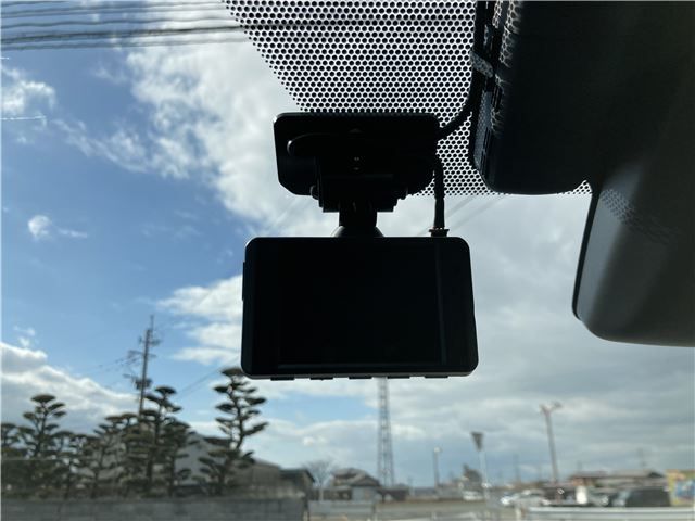 TOYOTA PRIUS PHV 2017 Image 31