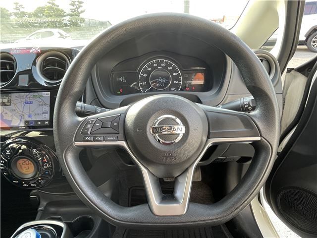 NISSAN NOTE 2017 Image 31