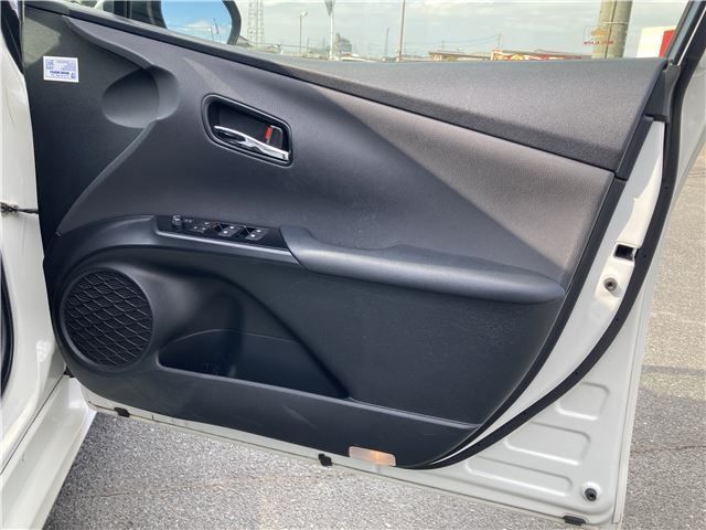 TOYOTA PRIUS 2016 Image 31