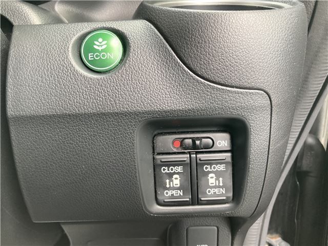 HONDA N BOX CUSTOM 2015 Image 31