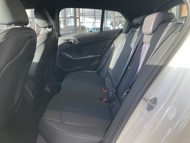 BMW 1SERIES 2024 Image 31