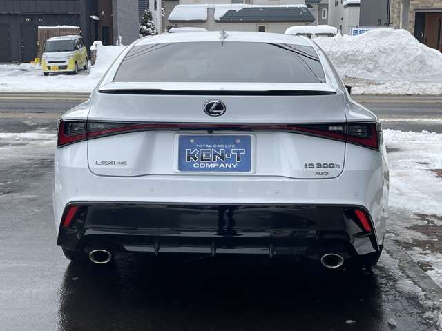 TOYOTA LEXUS IS300H AWD 2021 Image 31