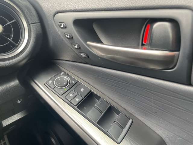 TOYOTA LEXUS IS300H AWD 2021 Image 31