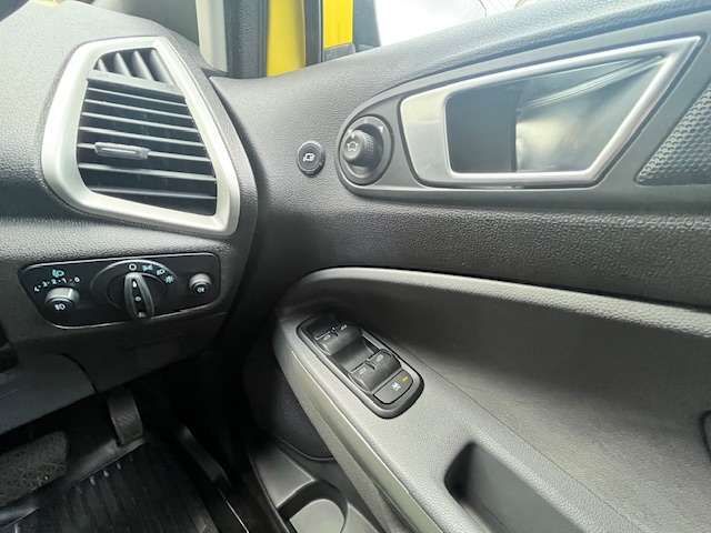 FORD ECOSPORT 2016 Image 31