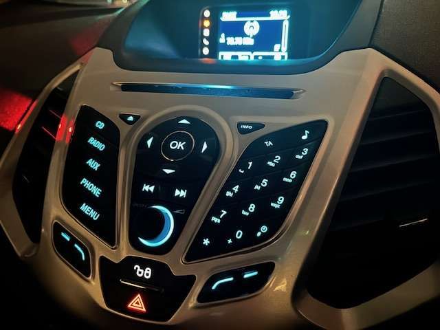 FORD ECOSPORT 2016 Image 31