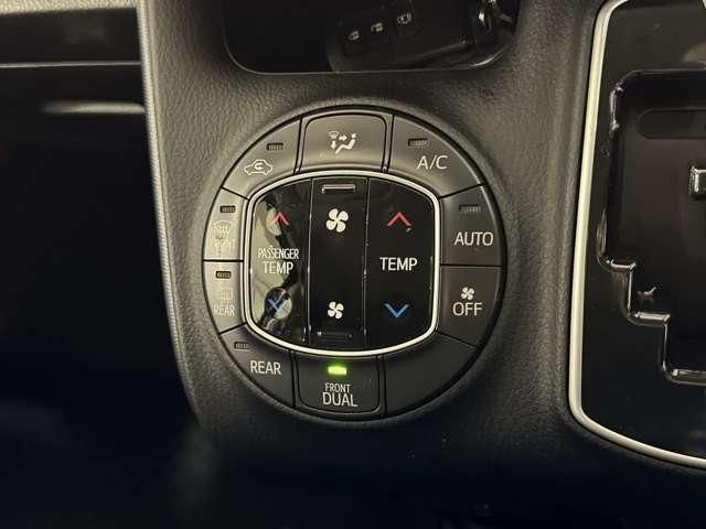 TOYOTA VOXY 2015 Image 31