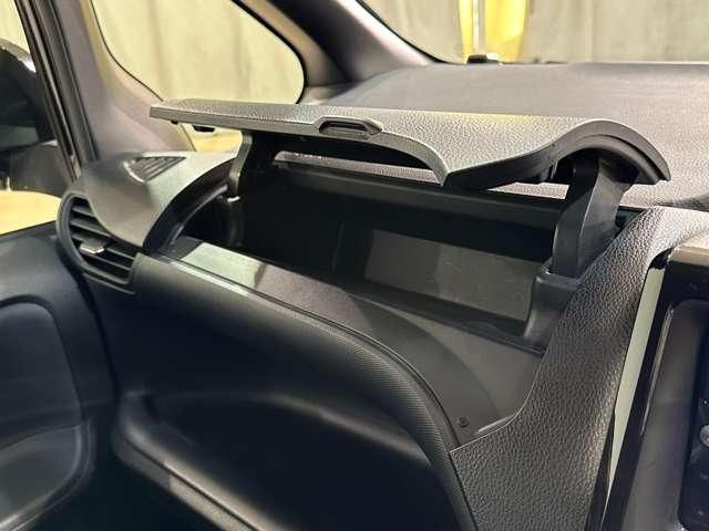 TOYOTA VOXY 2015 Image 31