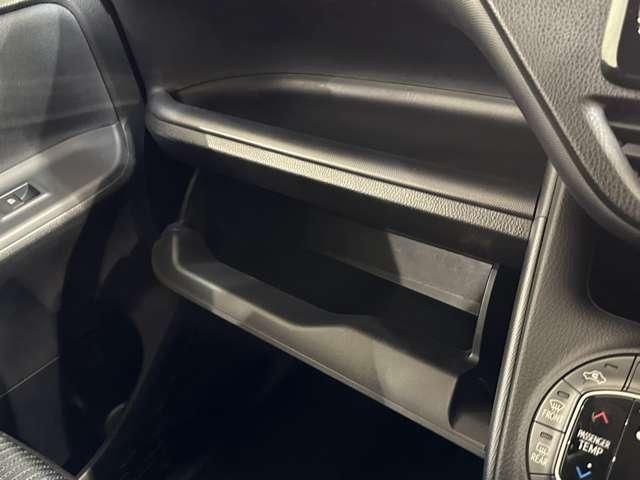 TOYOTA VOXY 2015 Image 31