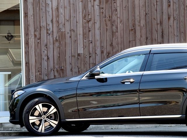 MERCEDES BENZ C CLAS 2022 Image 31