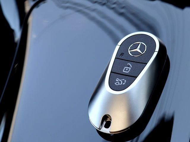 MERCEDES BENZ C CLAS 2022 Image 31