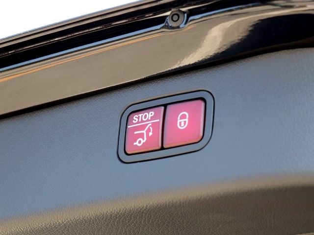 MERCEDES BENZ C CLAS 2022 Image 31