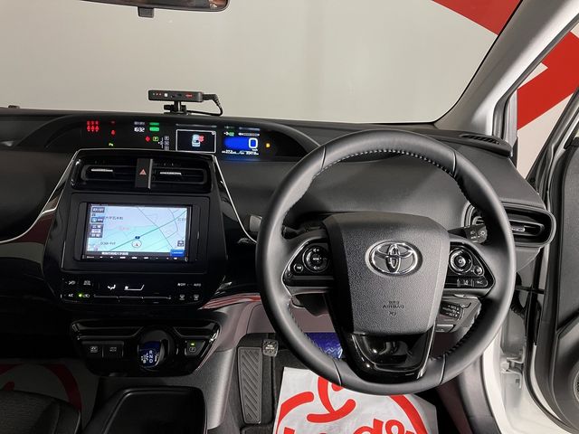 TOYOTA PRIUS 4WD 2022 Image 31