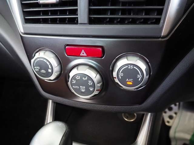 SUBARU IMPREZA WRX 2011 Image 31