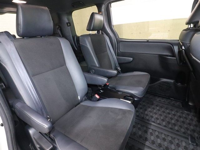 TOYOTA NOAH 2021 Image 31