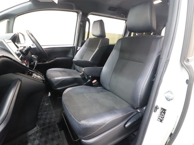 TOYOTA NOAH 2021 Image 31