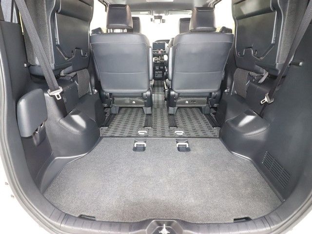 TOYOTA NOAH 2021 Image 31