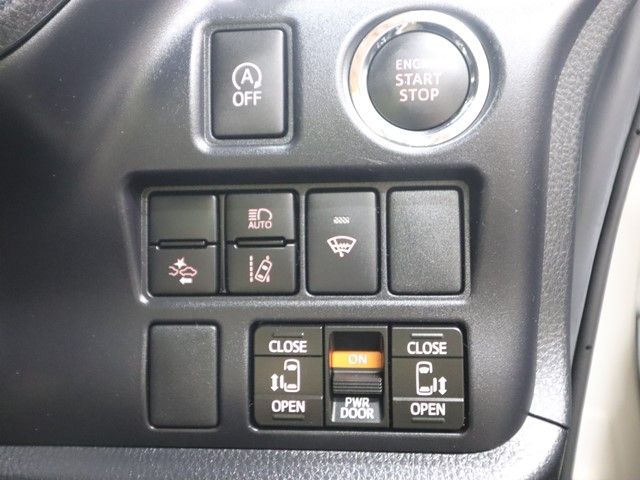 TOYOTA NOAH 2021 Image 31