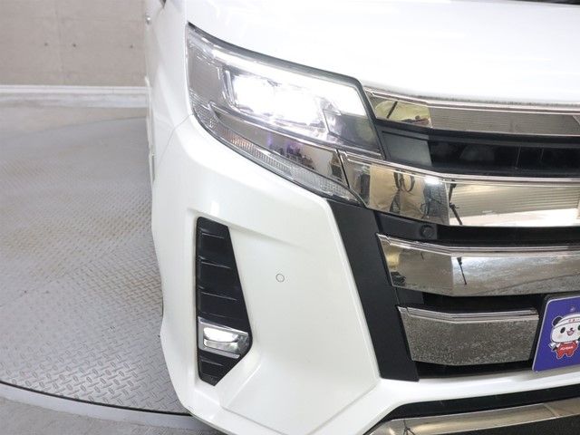 TOYOTA NOAH 2021 Image 31