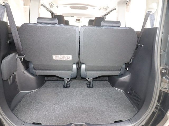 TOYOTA VOXY 2017 Image 31