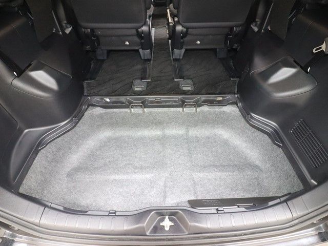 TOYOTA VOXY 2017 Image 31