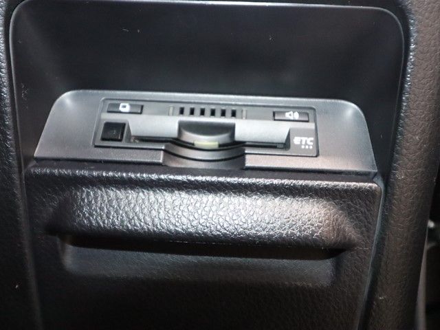 TOYOTA VOXY 2017 Image 31