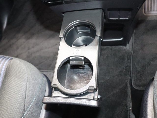 TOYOTA VOXY 2017 Image 31