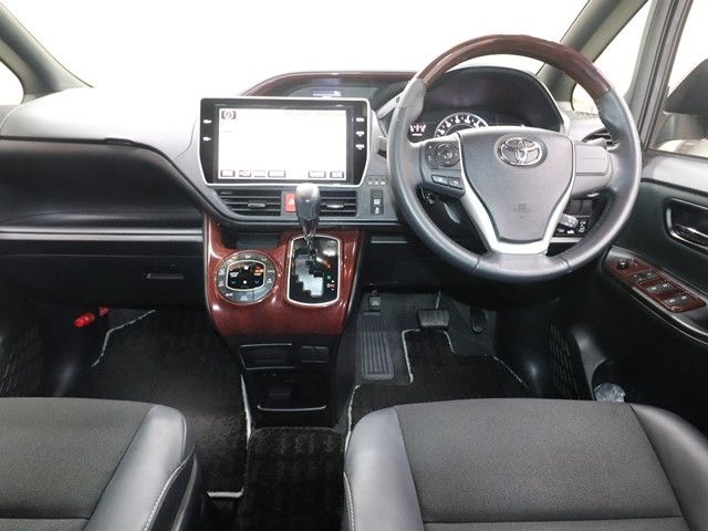 TOYOTA NOAH 2016 Image 31