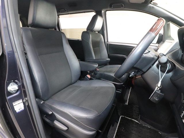 TOYOTA NOAH 2016 Image 31