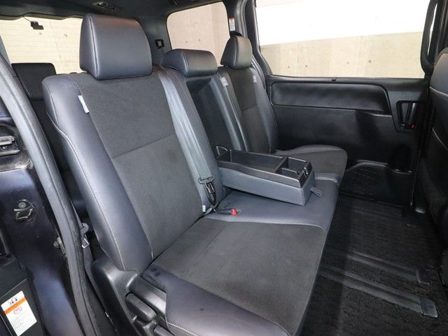 TOYOTA NOAH 2016 Image 31