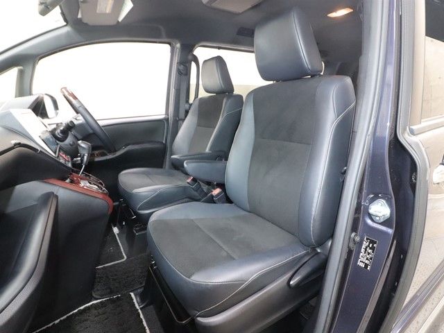 TOYOTA NOAH 2016 Image 31