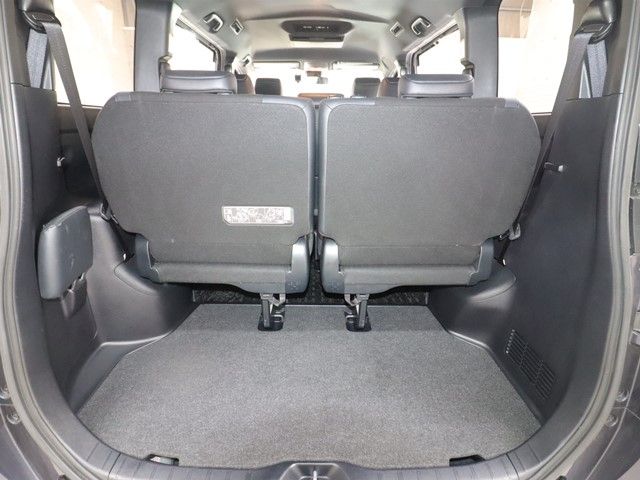 TOYOTA NOAH 2016 Image 31