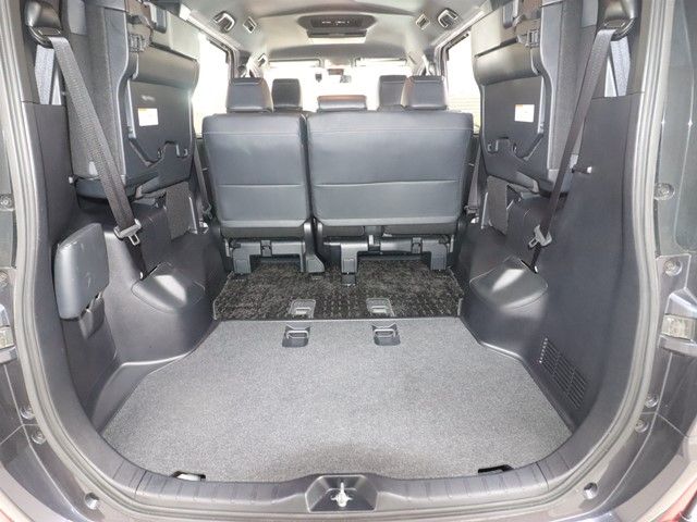 TOYOTA NOAH 2016 Image 31