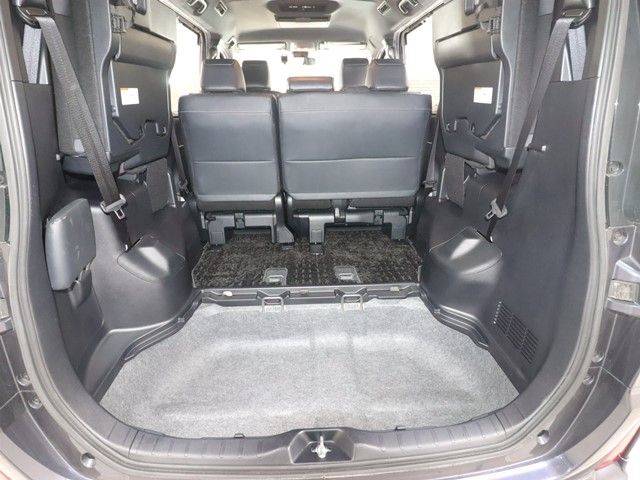 TOYOTA NOAH 2016 Image 31