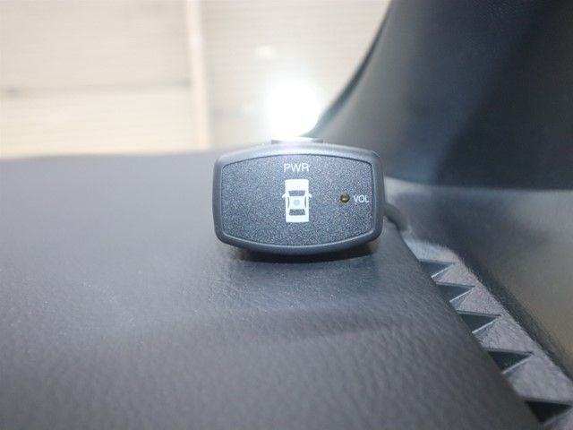 TOYOTA NOAH 2016 Image 31