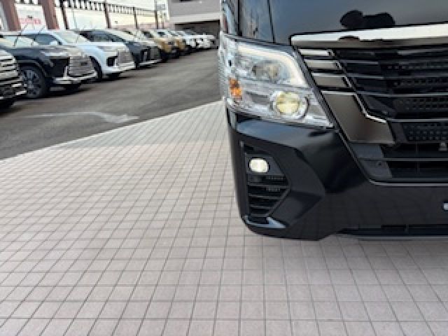 NISSAN CARAVAN VAN 4WD 2026 Image 31