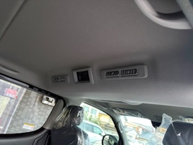 NISSAN CARAVAN VAN 4WD 2026 Image 31