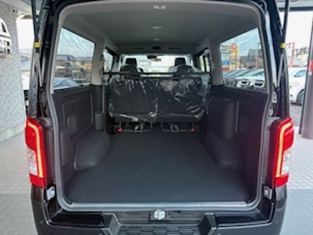 NISSAN CARAVAN VAN 4WD 2026 Image 31