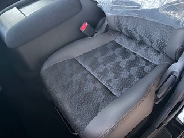 NISSAN CARAVAN VAN 4WD 2026 Image 31