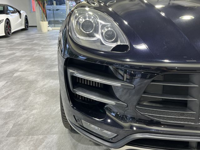 PORSCHE MACAN 2016 Image 31