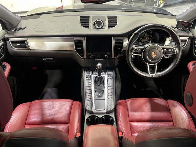 PORSCHE MACAN 2016 Image 31